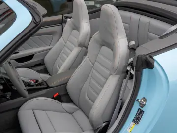 Porsche 992 911 Carrera 4 GTS Cabriolet Lift Burmester