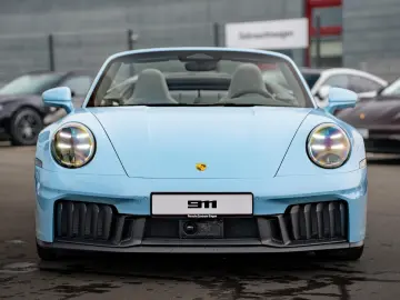 Porsche 992 911 Carrera 4 GTS Cabriolet Lift Burmester