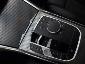 BMW 330 e xDrive M Sport Pro PANO LCProf SHZ