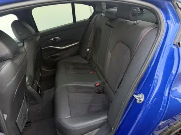 BMW 330 e xDrive M Sport Pro PANO LCProf SHZ