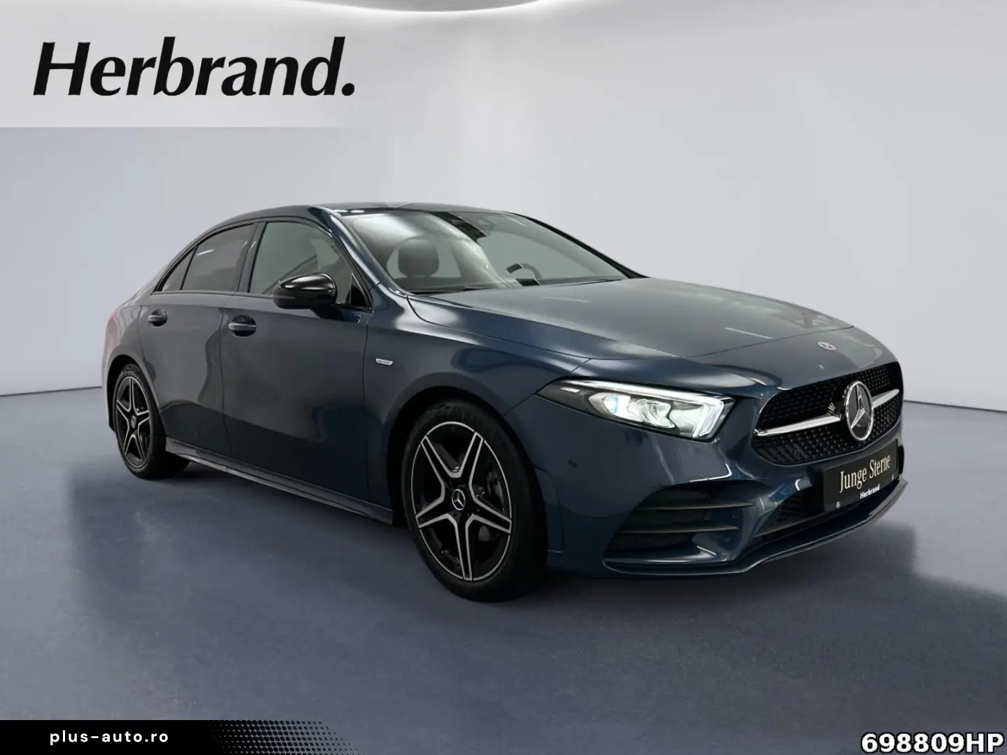 MERCEDES-BENZ A 180 AMG Line Limousine Night-P.