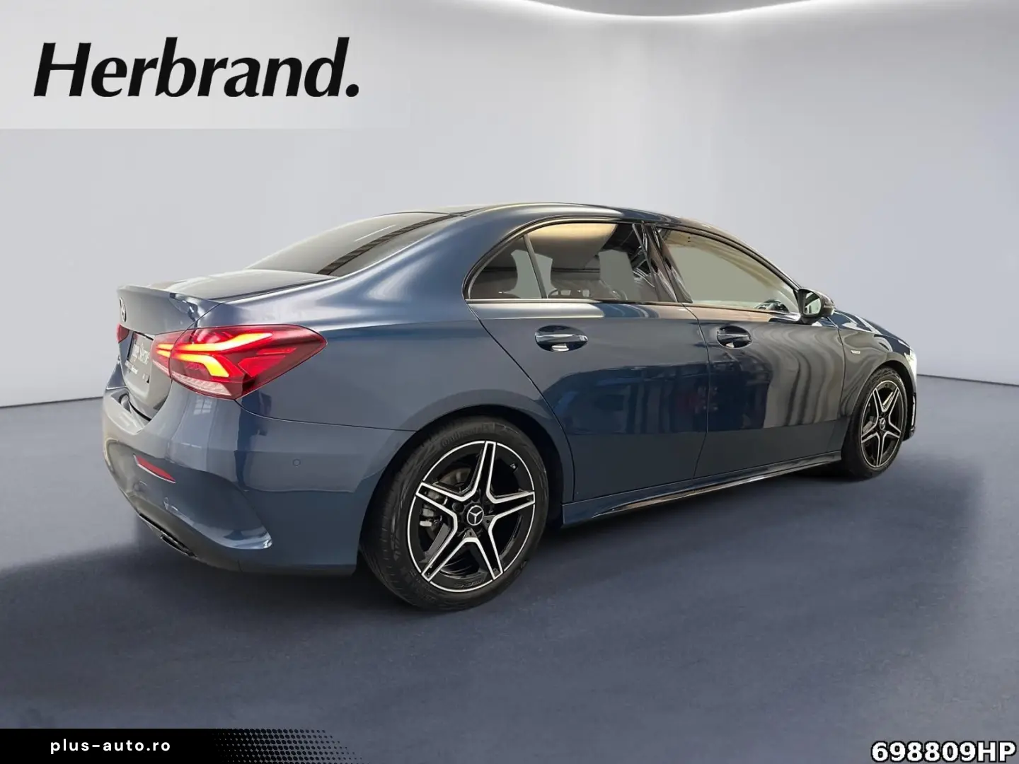 MERCEDES-BENZ A 180 AMG Line Limousine Night-P.