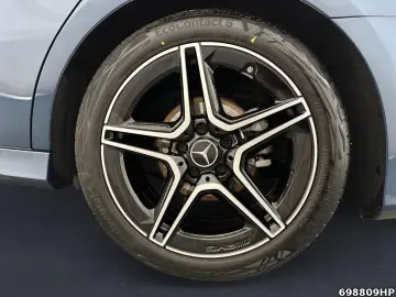 MERCEDES-BENZ A 180 AMG Line Limousine Night-P.