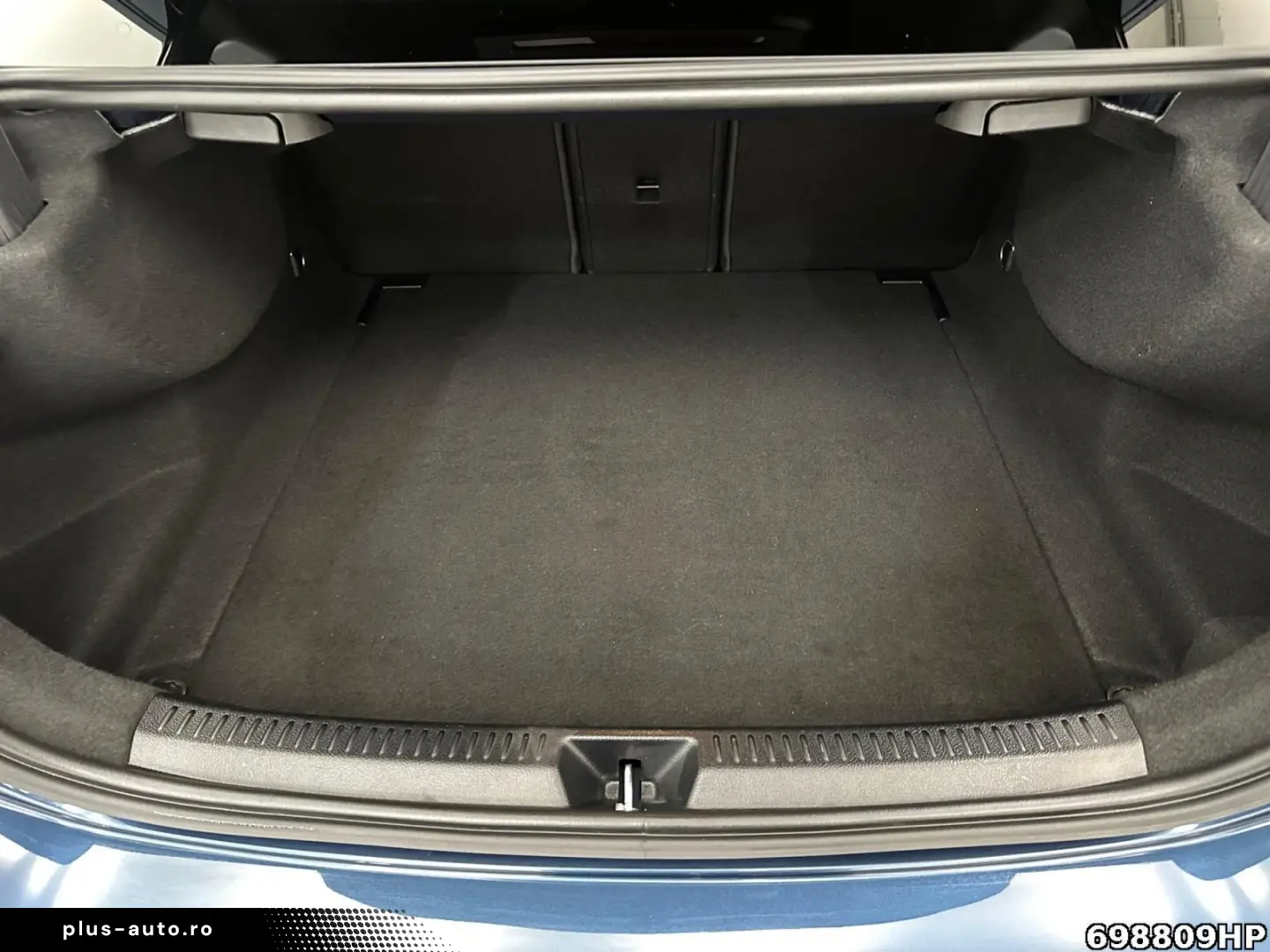 MERCEDES-BENZ A 180 AMG Line Limousine Night-P.