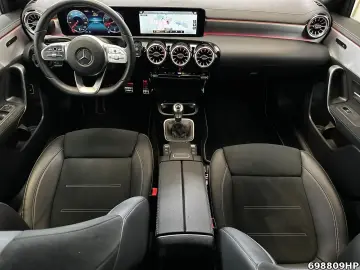 MERCEDES-BENZ A 180 AMG Line Limousine Night-P.