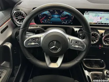 MERCEDES-BENZ A 180 AMG Line Limousine Night-P.