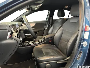 MERCEDES-BENZ A 180 AMG Line Limousine Night-P.