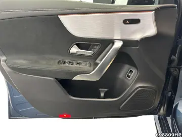 MERCEDES-BENZ A 180 AMG Line Limousine Night-P.