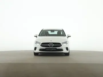 MERCEDES-BENZ A 200 d Limousine Style MBUX AHK Navi Park