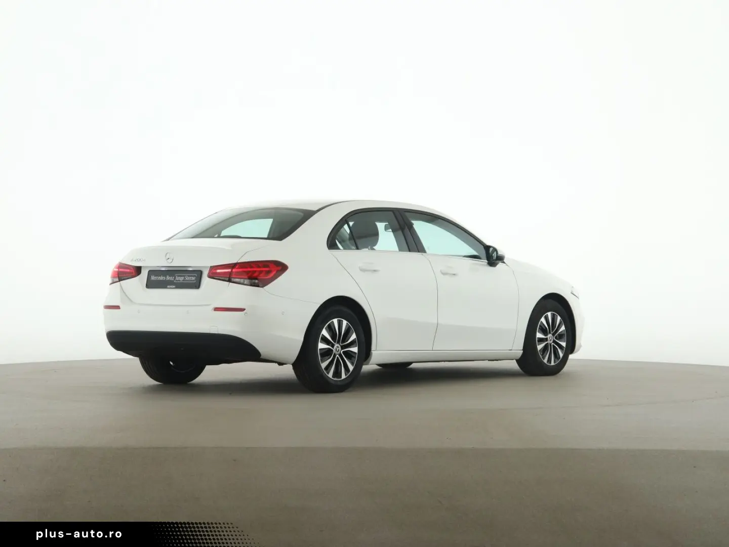 MERCEDES-BENZ A 200 d Limousine Style MBUX AHK Navi Park