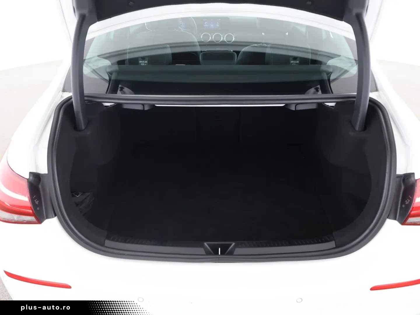 MERCEDES-BENZ A 200 d Limousine Style MBUX AHK Navi Park