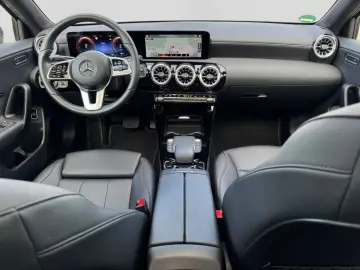 MERCEDES-BENZ A 250 e Limousine LEDER MBUX SHZ TEMP KAM PANO