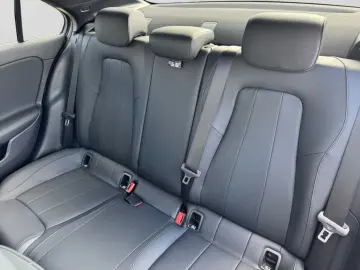 MERCEDES-BENZ A 250 e Limousine LEDER MBUX SHZ TEMP KAM PANO