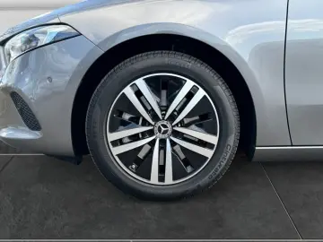 MERCEDES-BENZ A 250 e Limousine LEDER MBUX SHZ TEMP KAM PANO