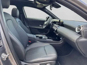 MERCEDES-BENZ A 250 e Limousine LEDER MBUX SHZ TEMP KAM PANO