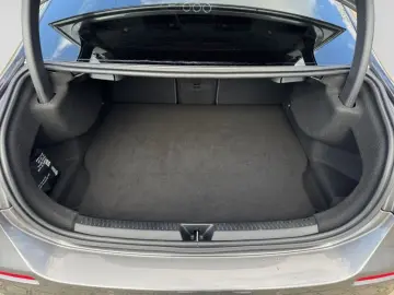 MERCEDES-BENZ A 250 e Limousine LEDER MBUX SHZ TEMP KAM PANO