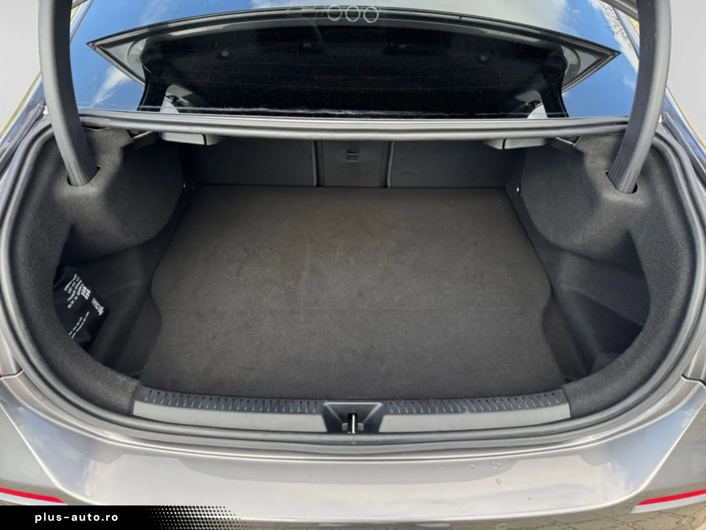 MERCEDES-BENZ A 250 e Limousine LEDER MBUX SHZ TEMP KAM PANO