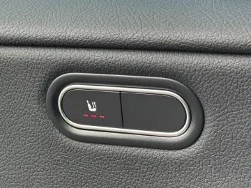 MERCEDES-BENZ A 250 e Limousine LEDER MBUX SHZ TEMP KAM PANO