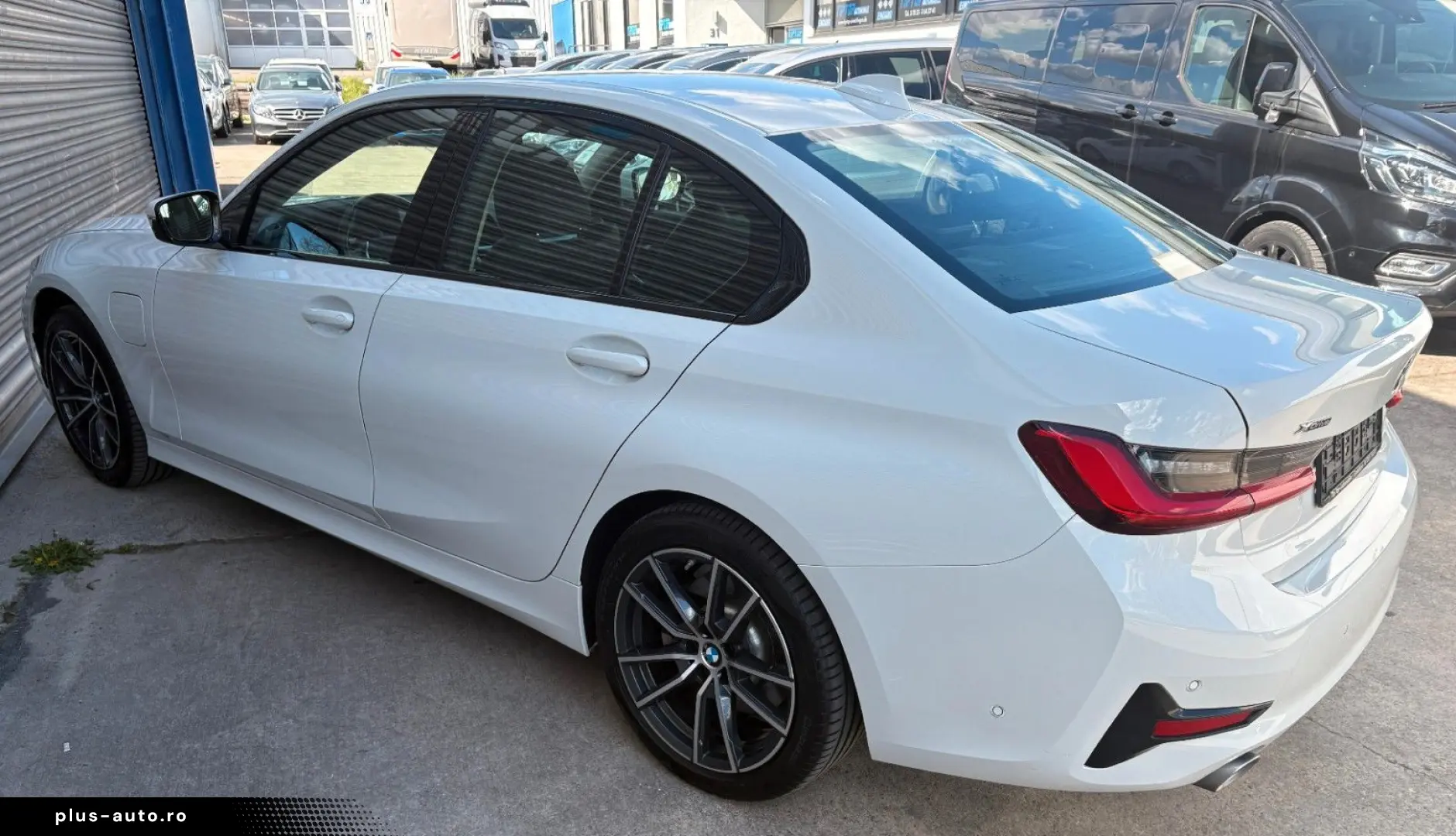 BMW 330 e xDrive Sport Line 360 KAM AHK LED NAVI