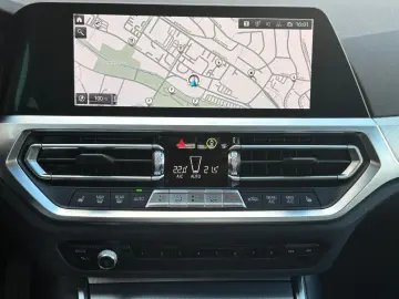 BMW 330 e xDrive Sport Line 360 KAM AHK LED NAVI