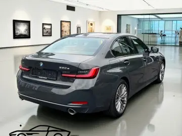 BMW 330e  xDrive Schiebedach