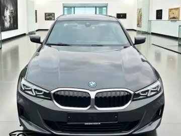 BMW 330e  xDrive Schiebedach