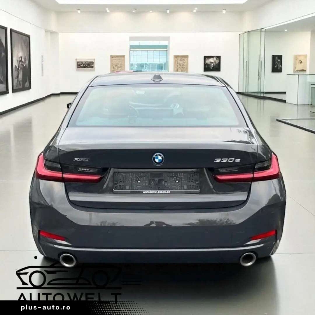 BMW 330e  xDrive Schiebedach