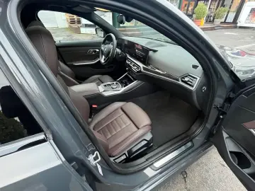 BMW 330e  xDrive Schiebedach