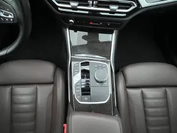 BMW 330e  xDrive Schiebedach