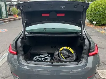 BMW 330e  xDrive Schiebedach