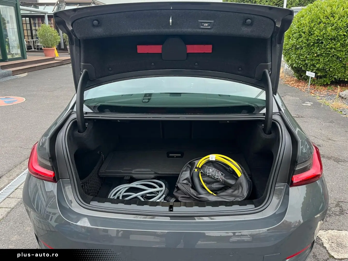 BMW 330e  xDrive Schiebedach