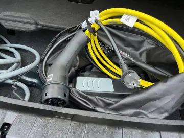 BMW 330e  xDrive Schiebedach