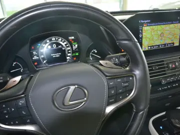 LEXUS LS 500h Luxury Line Allradantrieb
