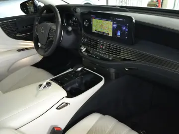 LEXUS LS 500h Luxury Line Allradantrieb
