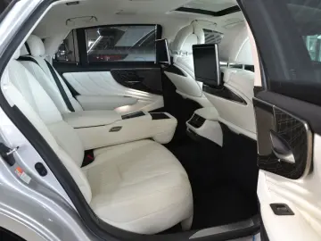 LEXUS LS 500h Luxury Line Allradantrieb