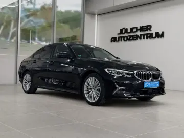 BMW 330 i xDrive Luxury Line Autom.  Deutsches Frzg.