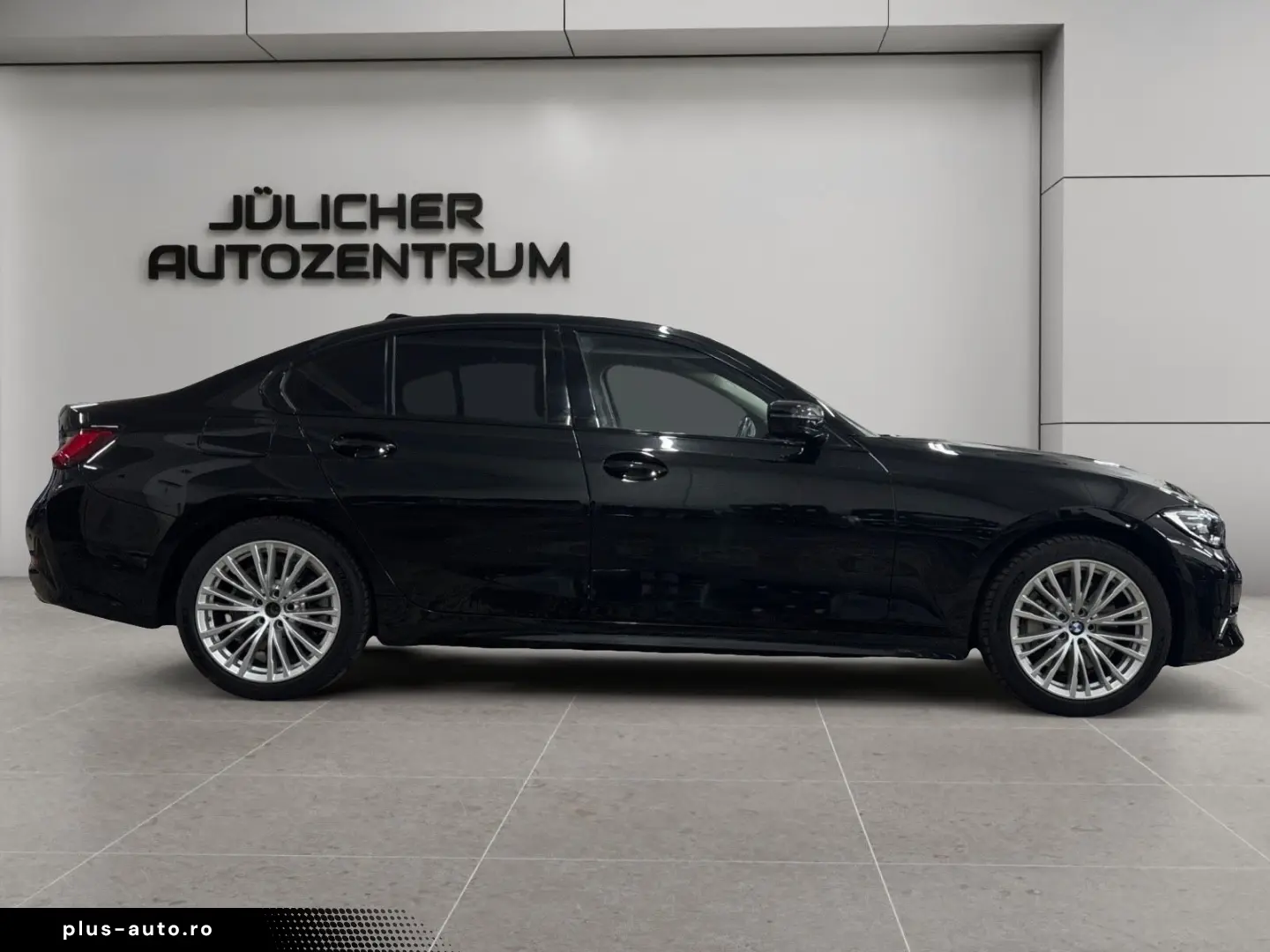 BMW 330 i xDrive Luxury Line Autom.  Deutsches Frzg.