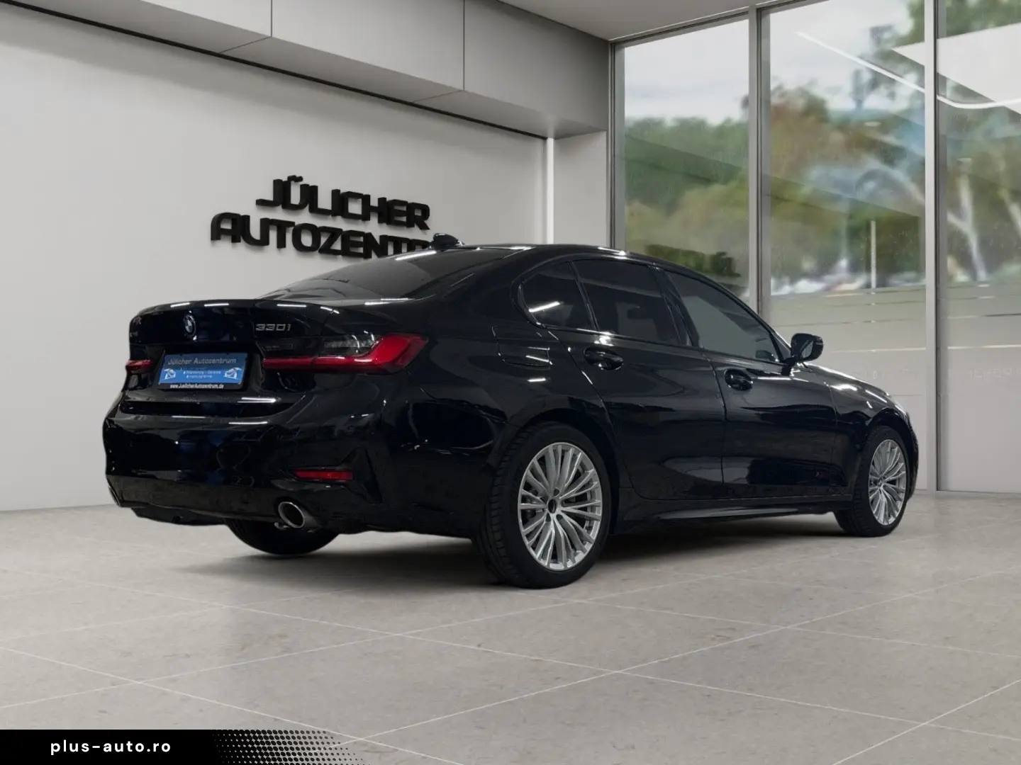 BMW 330 i xDrive Luxury Line Autom.  Deutsches Frzg.