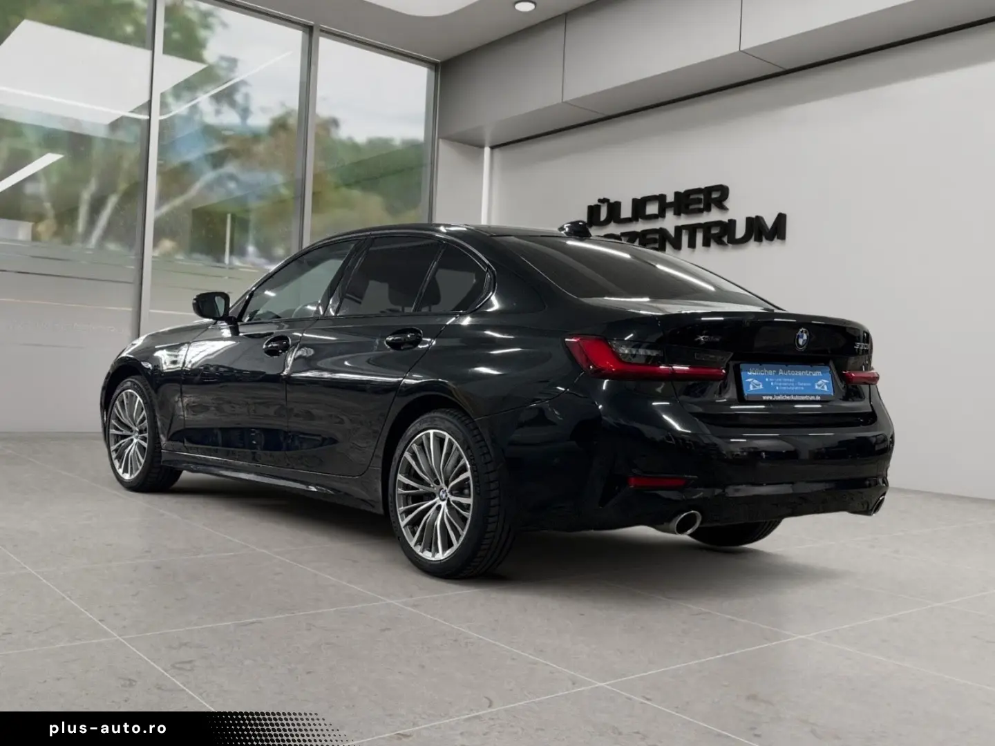 BMW 330 i xDrive Luxury Line Autom.  Deutsches Frzg.