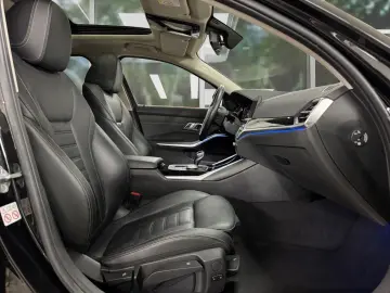 BMW 330 i xDrive Luxury Line Autom.  Deutsches Frzg.