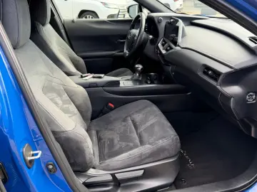 LEXUS UX 250 h Style.LED.ACC.Kamera.