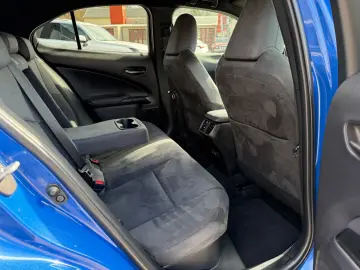 LEXUS UX 250 h Style.LED.ACC.Kamera.