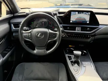 LEXUS UX 250 h Style.LED.ACC.Kamera.