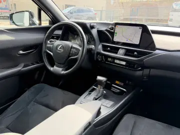 LEXUS UX 250 h Style.LED.ACC.Kamera.