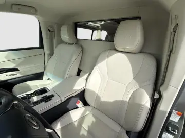 LEXUS LM 350h AWD LUXURY 4-SEAT