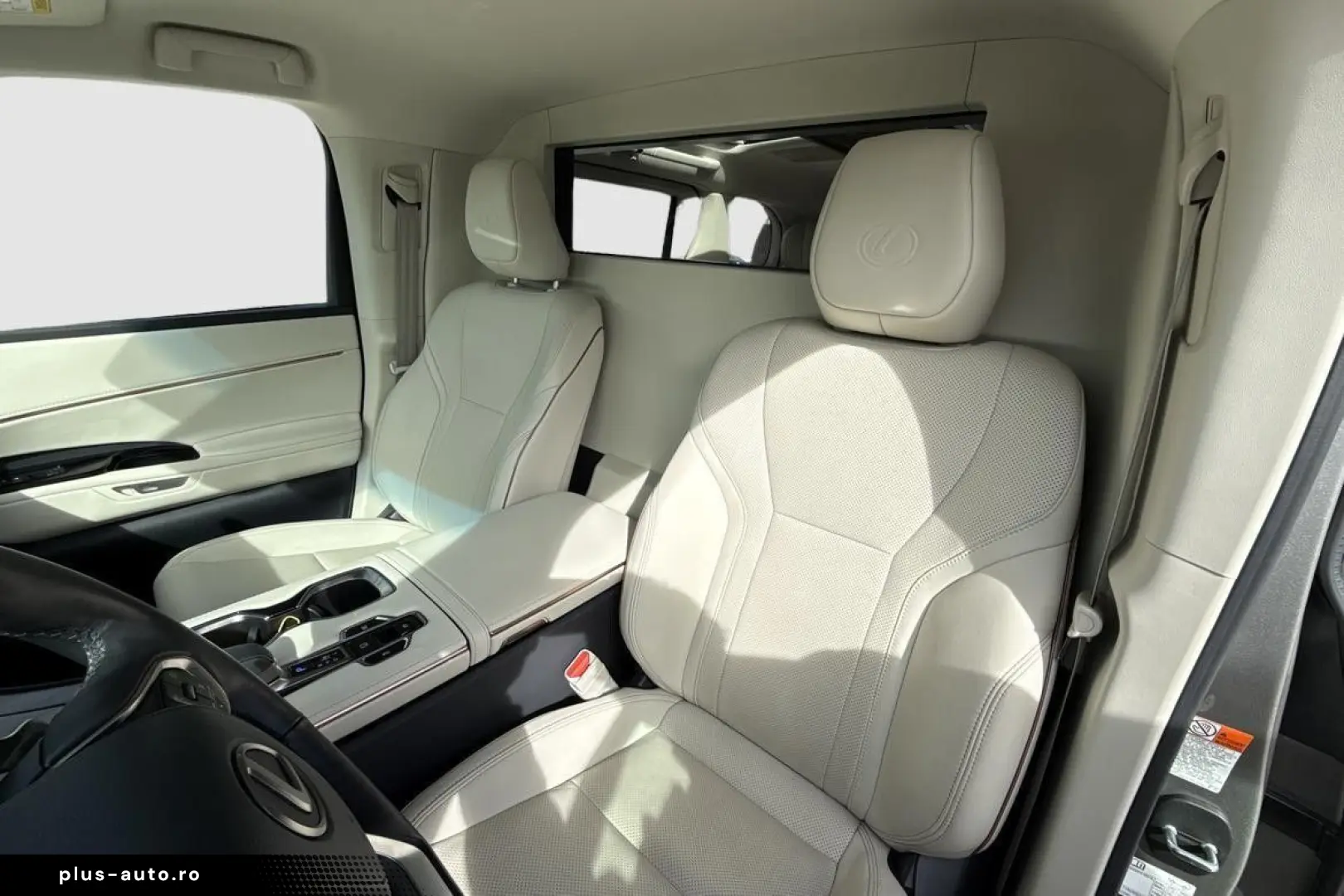 LEXUS LM 350h AWD LUXURY 4-SEAT