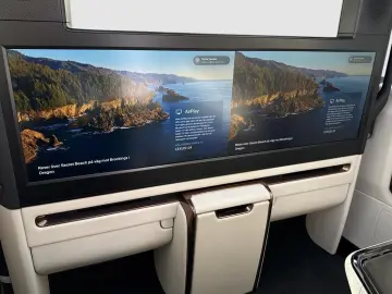 LEXUS LM 350h AWD LUXURY 4-SEAT