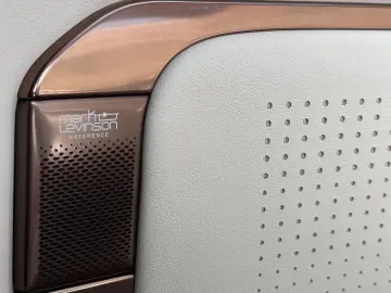 LEXUS LM 350h AWD LUXURY 4-SEAT