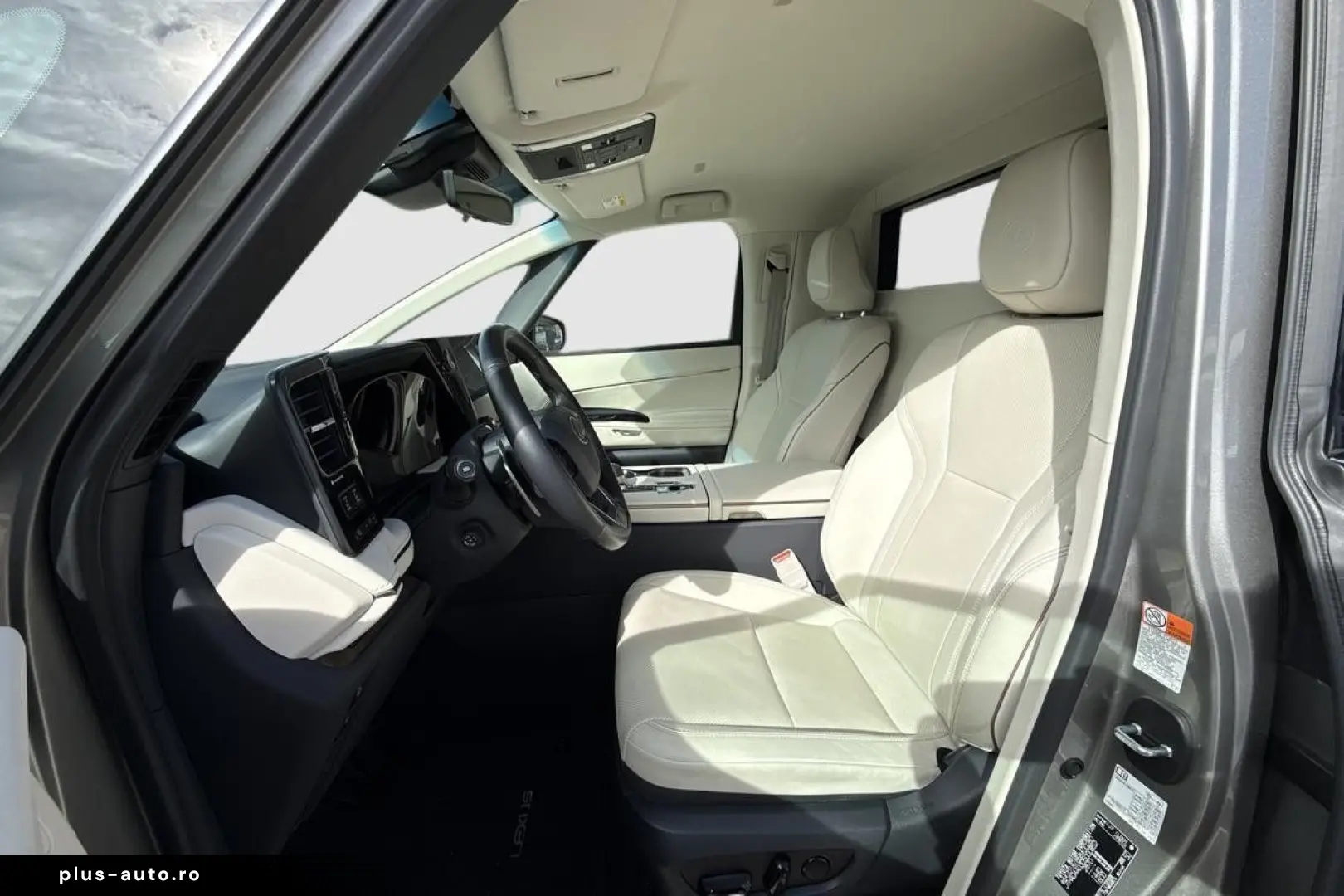 LEXUS LM 350h AWD LUXURY 4-SEAT