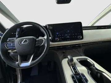 LEXUS LM 350h AWD LUXURY 4-SEAT
